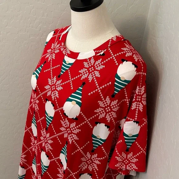 NEW SZ 2X-3X RED HOLIDAY GNOMES CHRISTMAS SLEEPWEAR SHIRT GOWN WITH POCKETS - Picture 8 of 10